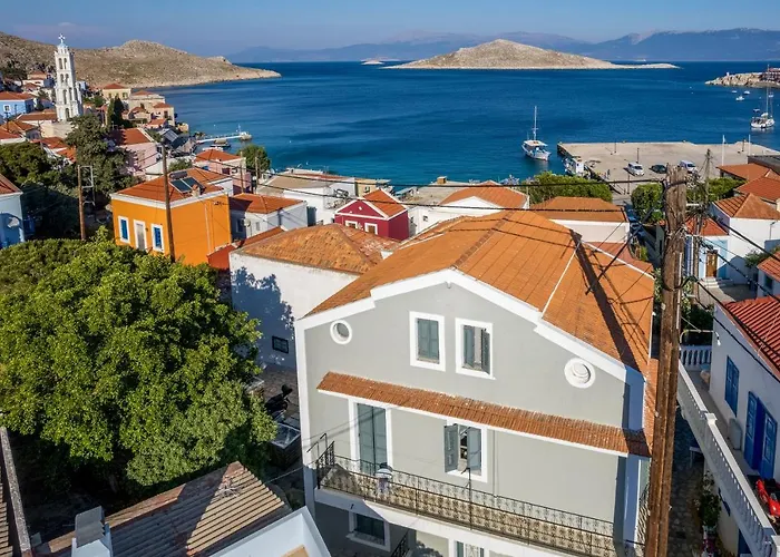 Fourlanou House